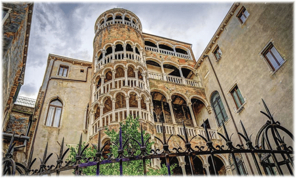 visitare venezia , contarini bovolo