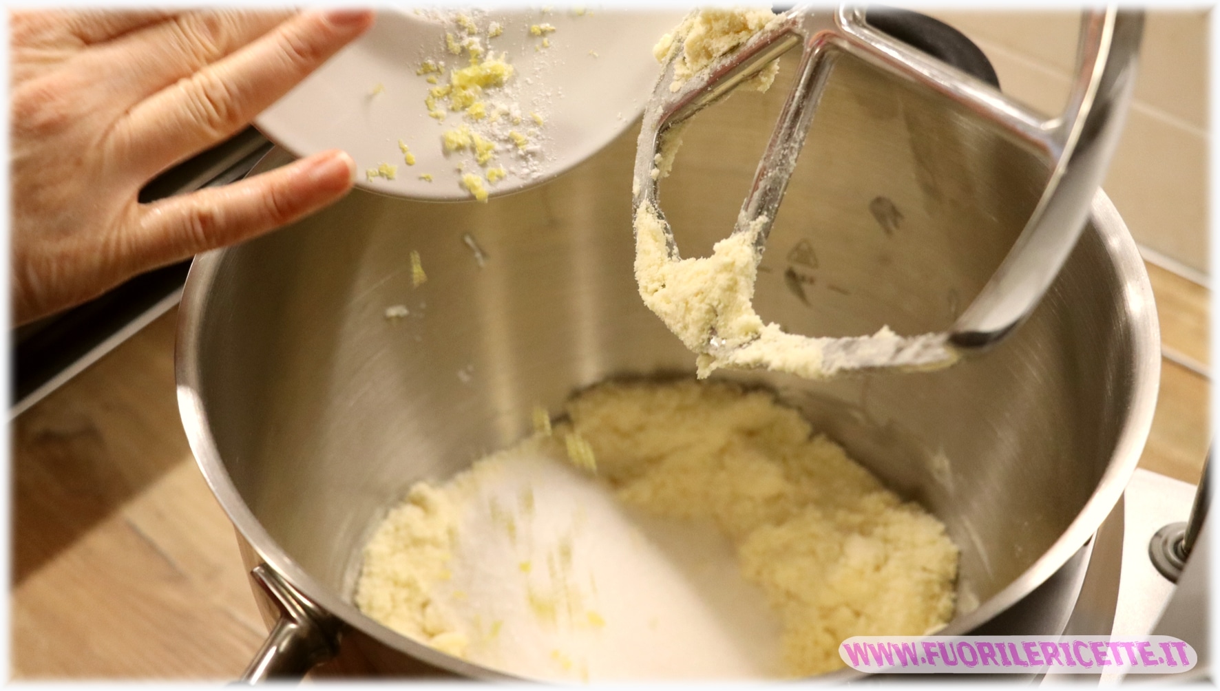 Versare il limone e vaniglia