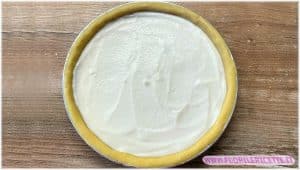 Crostata ripiena di ricotta