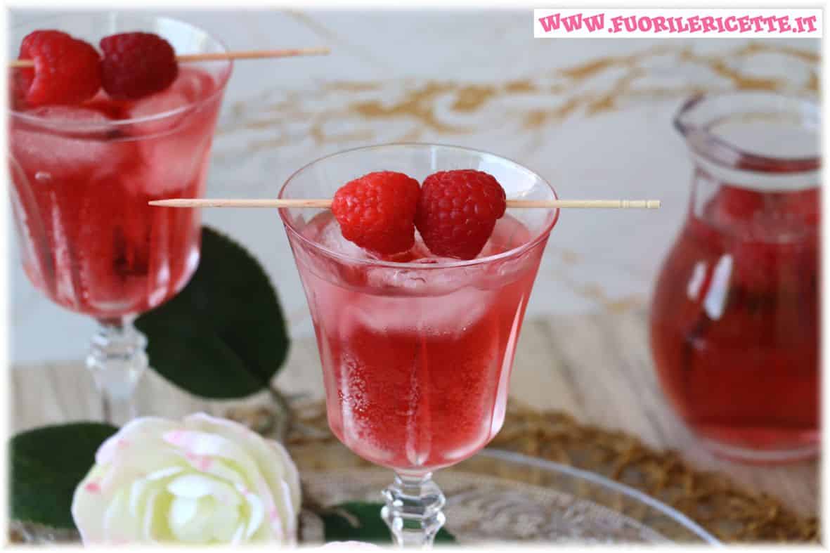Aperitivo analcolico al lampone