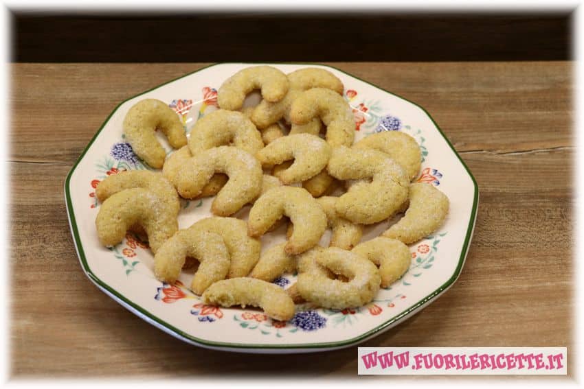 Biscotti cornetti alla vaniglia