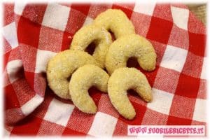 Biscotti cornetti alla vaniglia Biscotti cornetti alla vaniglia