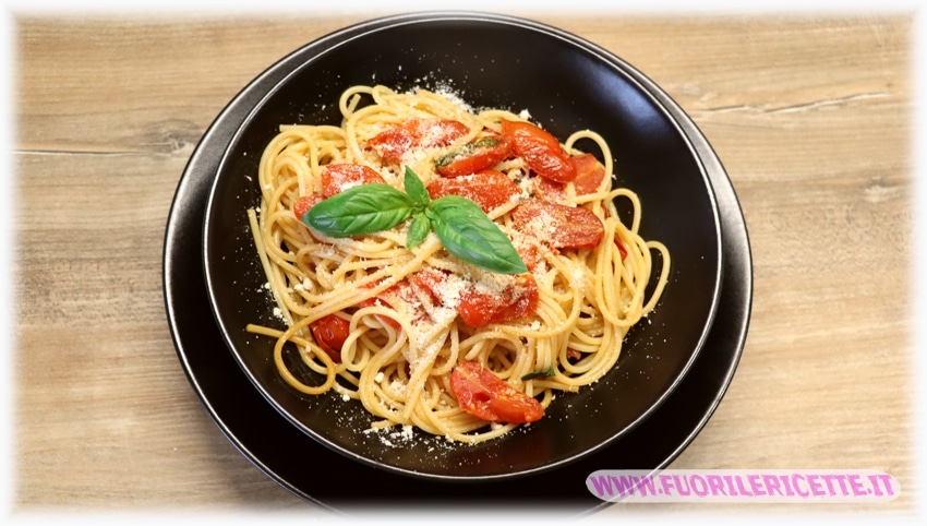 Spaghetti con Pomodorini e basilico - Fuori le Ricette