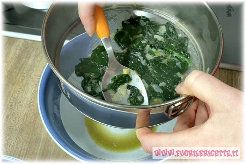 schiacciare gli spinaci