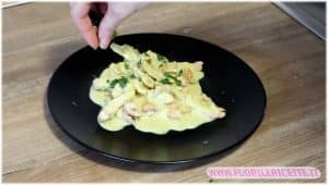 guarnire con il prezzemolo Straccetti di tacchino sfiziosi al curry