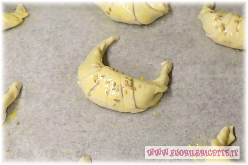cornetti con pasta sfoglia integrale