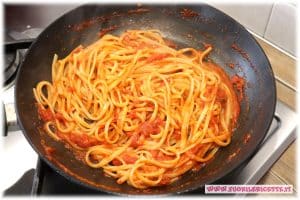 pasta con sugo all'amatriciana