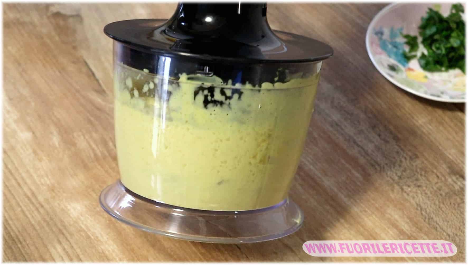 frullare la salsa al curry