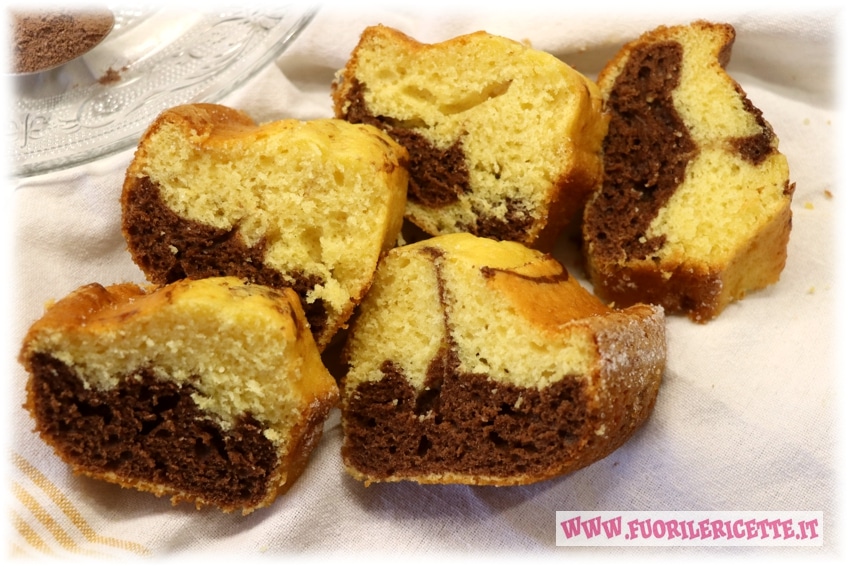 Ciambellone bicolore allo yogurt