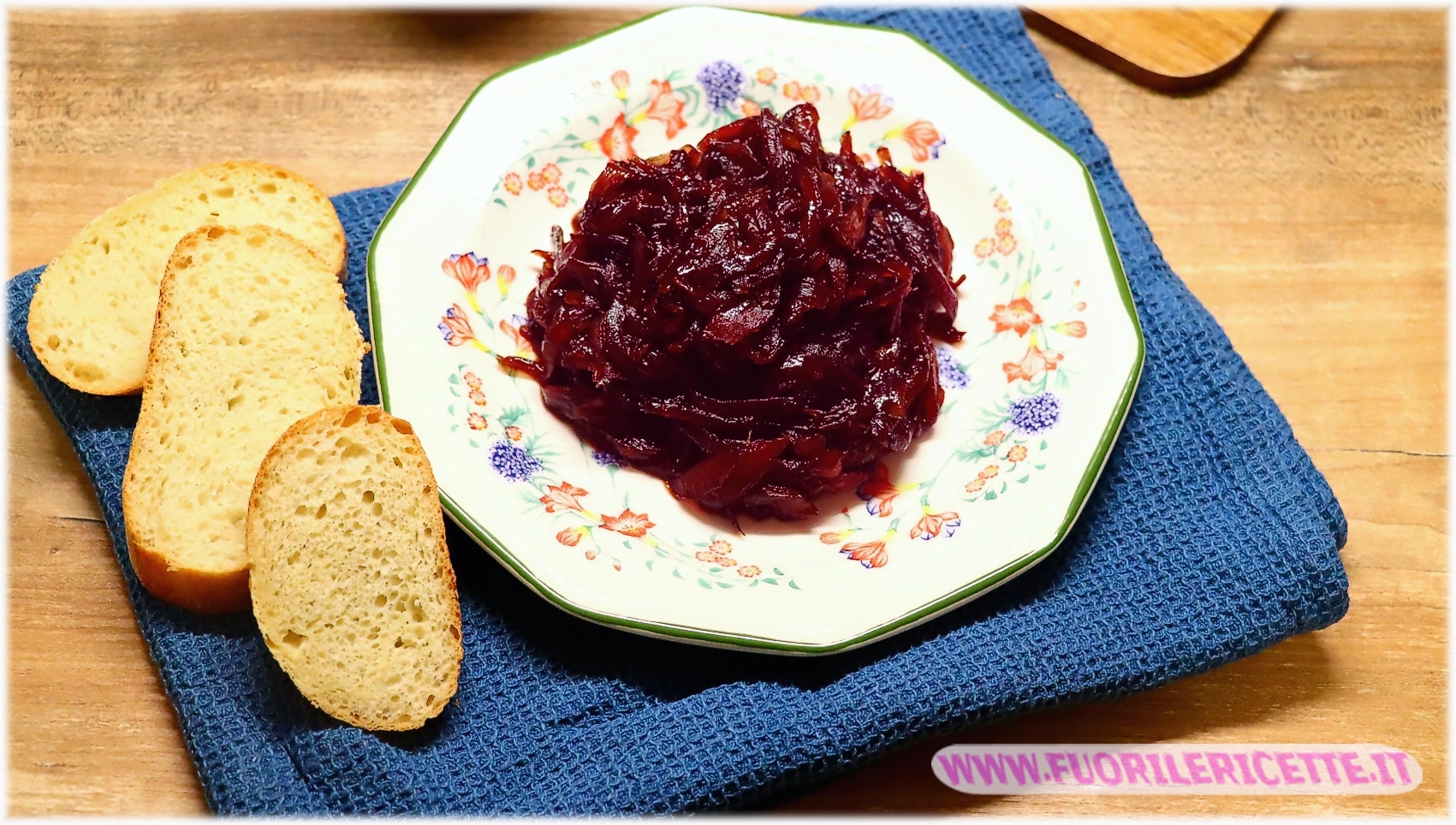 Cipolle caramellate in padella