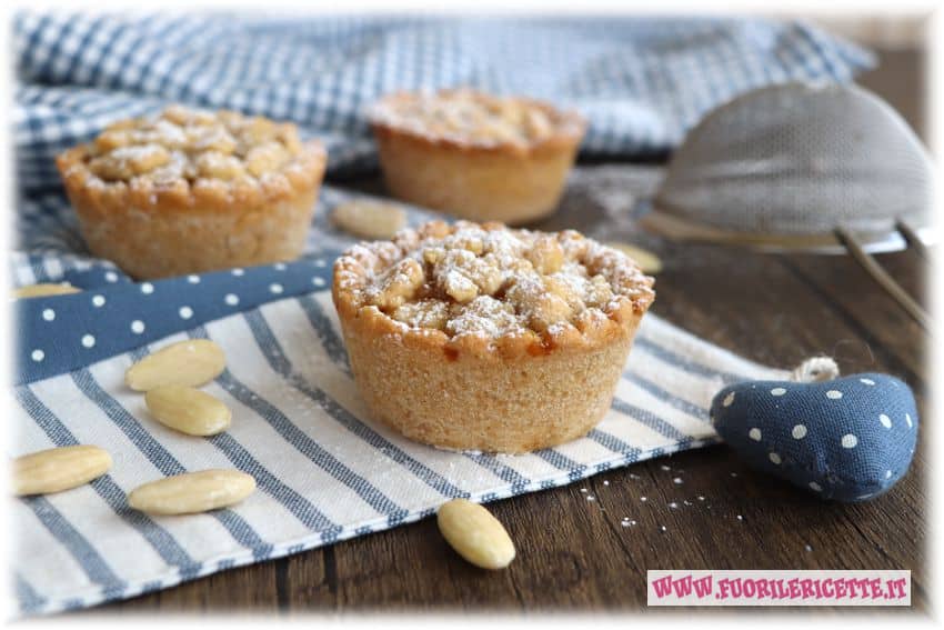 Crostatine con semi integrali e marmellata di fichi
