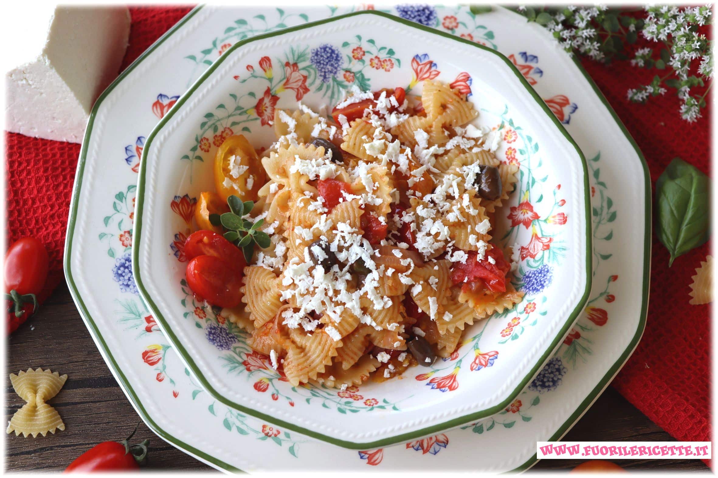Farfalle con pomodorini e ricotta salata - Fuori le Ricette