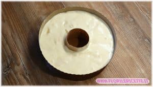 Ciambella alle mele soffice senza burro