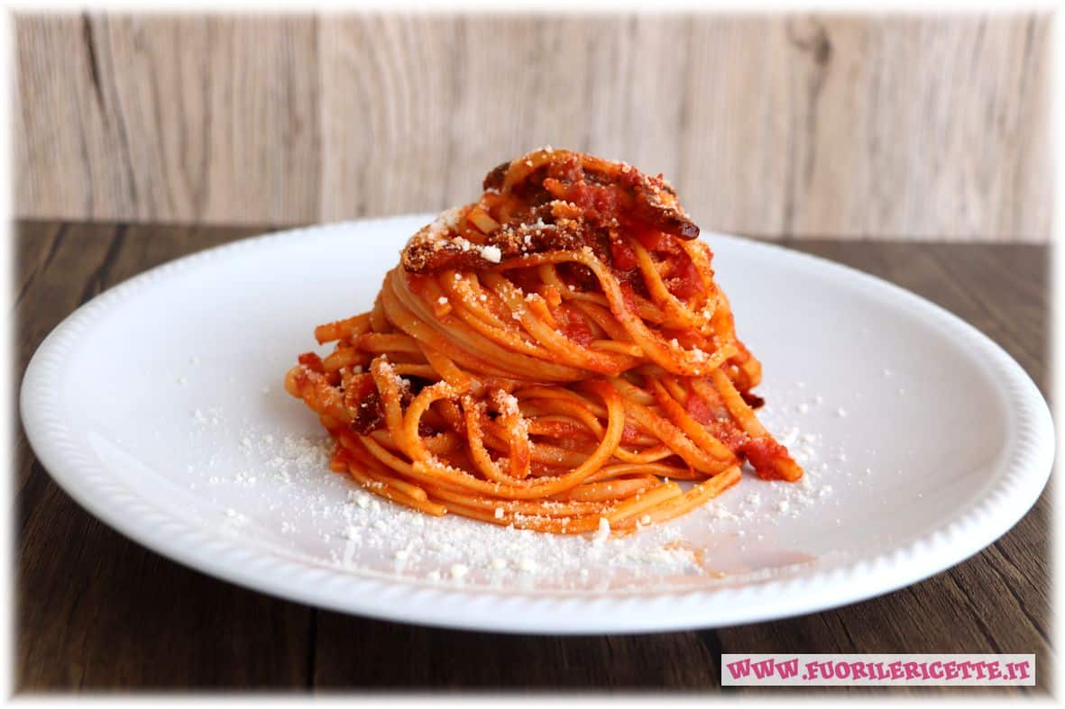 Tomato and guanciale pasta &amp;quot;all&amp;#39;amatriciana&amp;quot; - Fuori le Ricette
