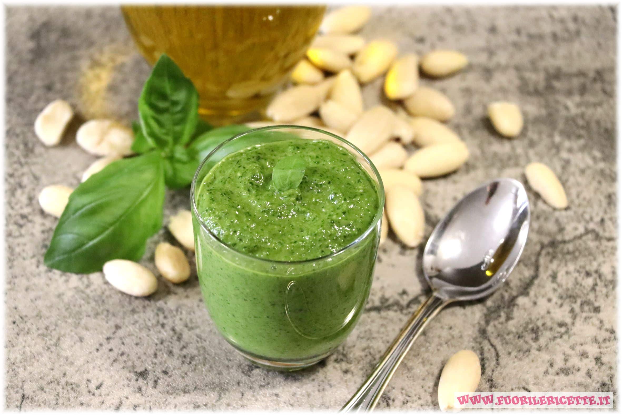 Pesto di basilico e mandorle