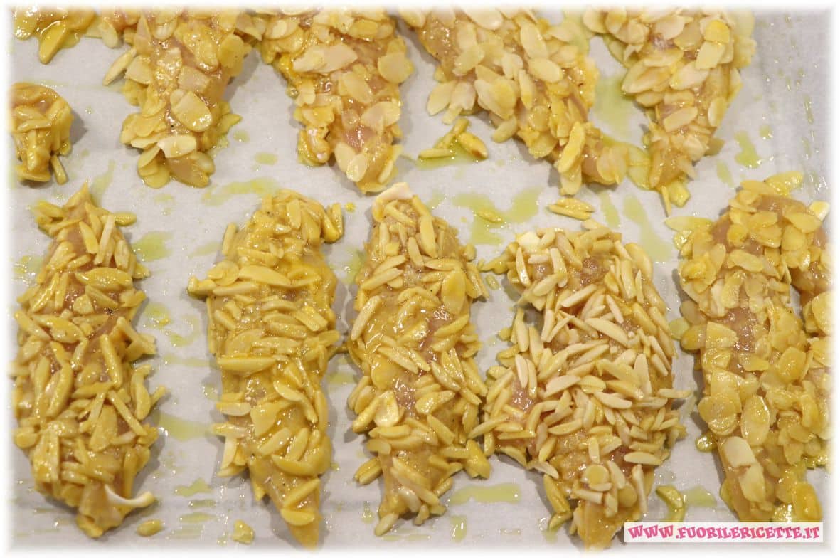 Petto di pollo in crosta di mandorle