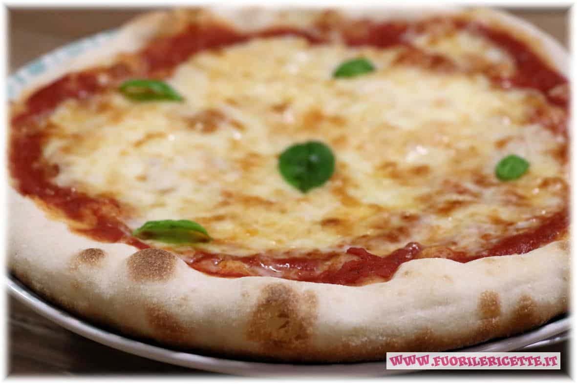 Pizza alla napoletana soffice e leggera