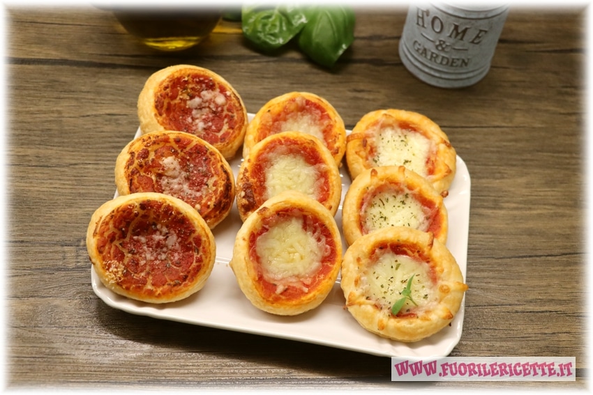 Pizzette di pasta sfoglia facili e sfiziose
