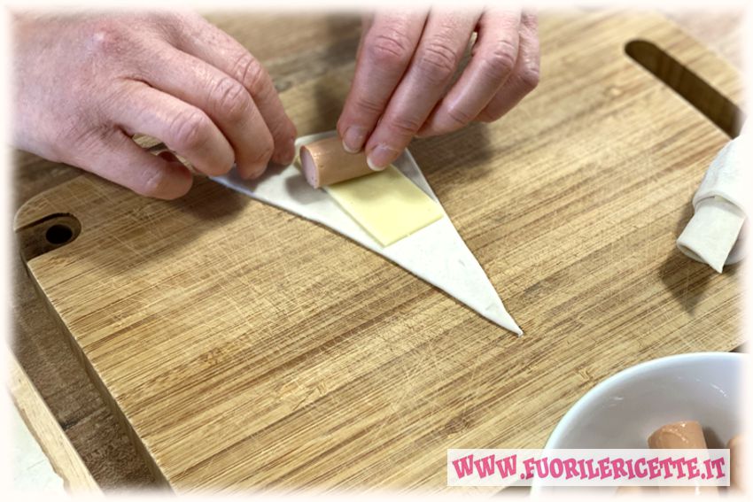 formaggio su pasta sfoglia