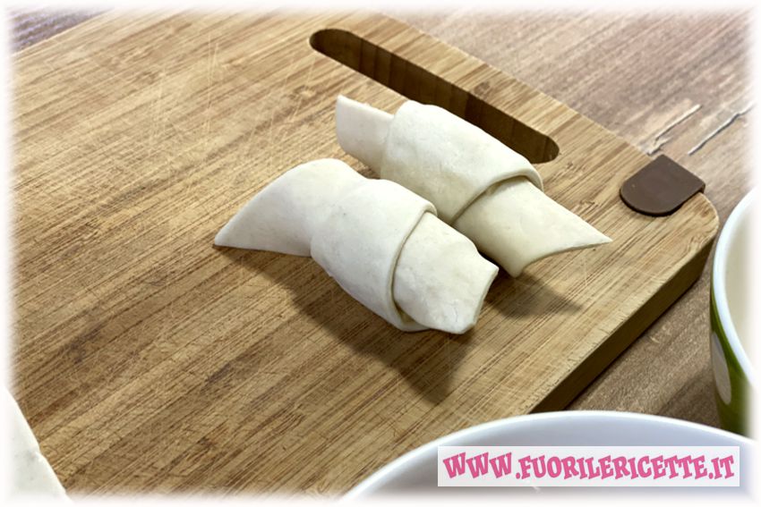 Rustici di pastasfoglia con wurstel