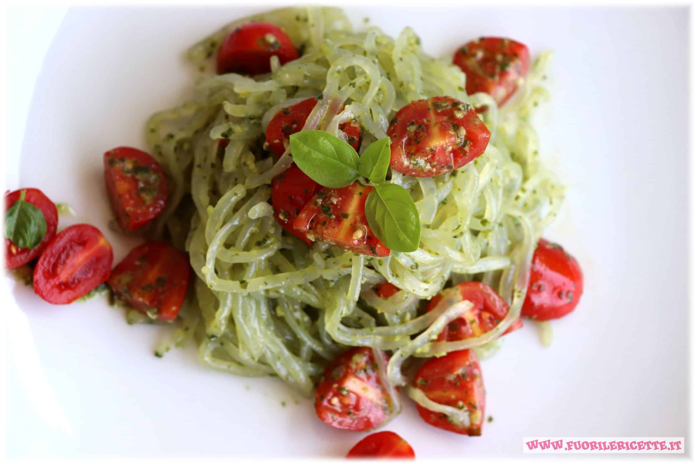 Shirataki di Konjac al pesto e pomodorini