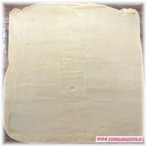 impasto per la ricetta della Torta delle rose