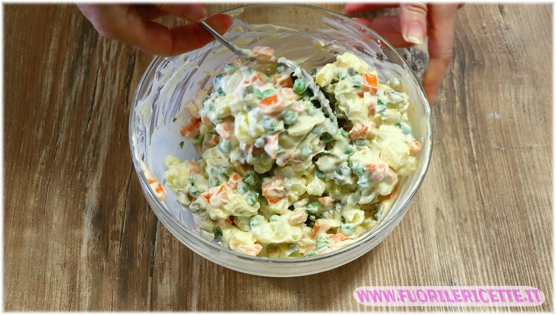 Mescolare l'insalata russa