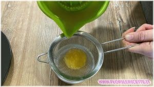 spremere-un-arancia-passare-il-succo