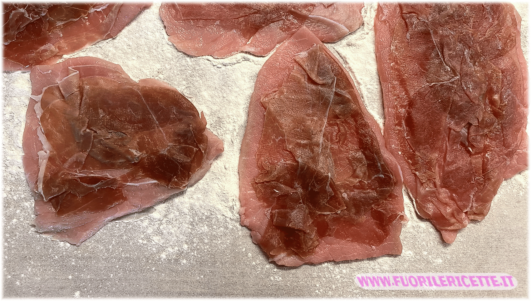adagiamo sopra anche una fetta di prosciutto