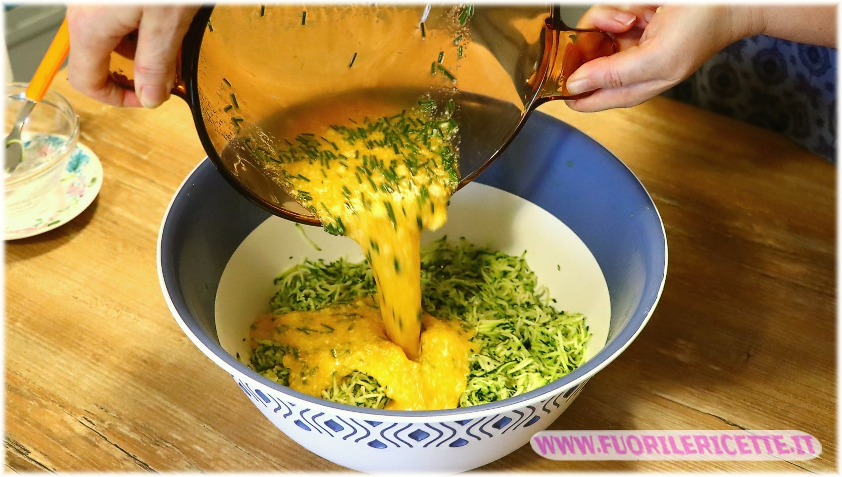 versare il composto sulle zucchine