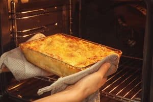 lasagna riscaldata in forno